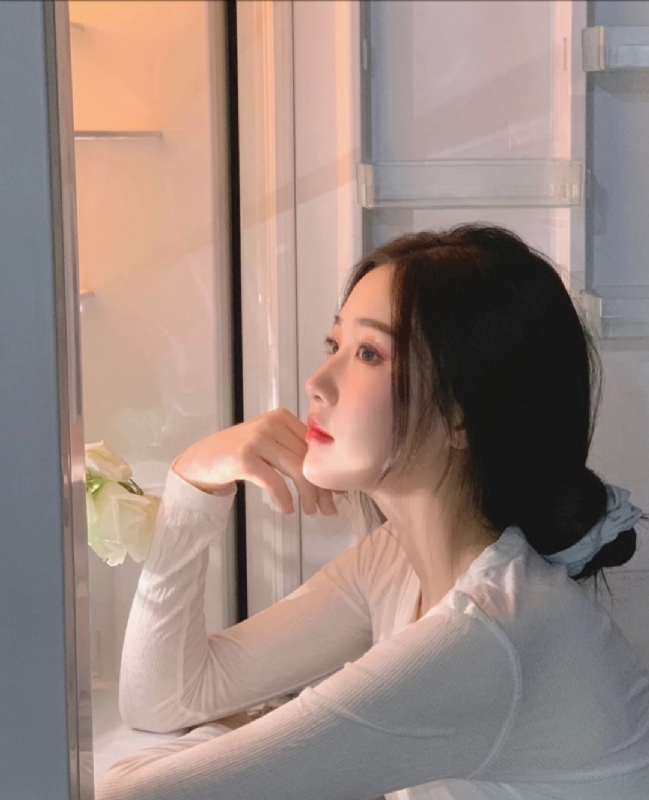 風吹過臉頰的第一张照片--罗源相亲网