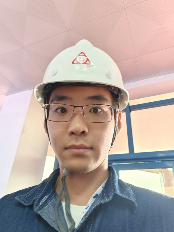 何鹏宇的第二张照片--罗源相亲网