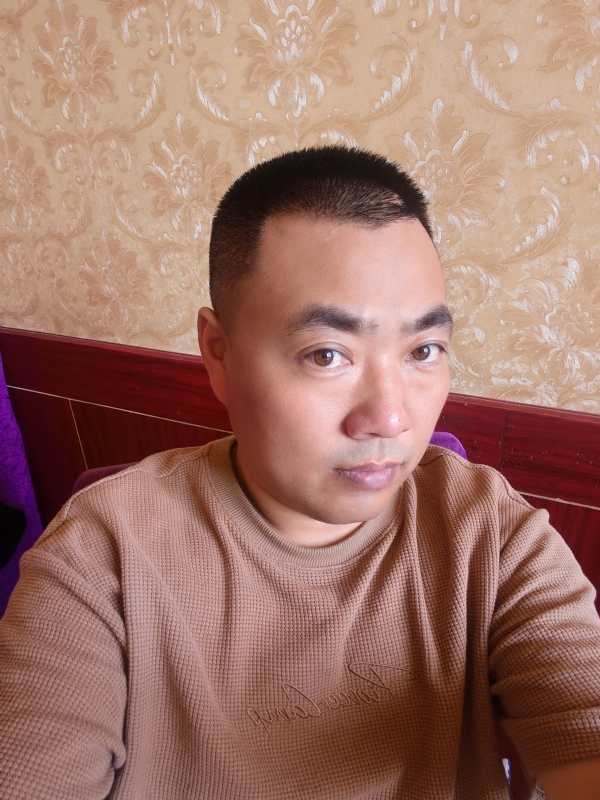擦亮眼睛向前看的第一张照片--罗源相亲网